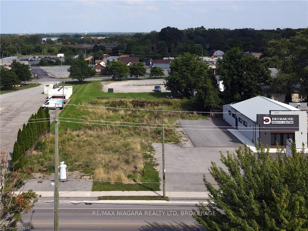 4354 Drummond Road Property Photo 4
