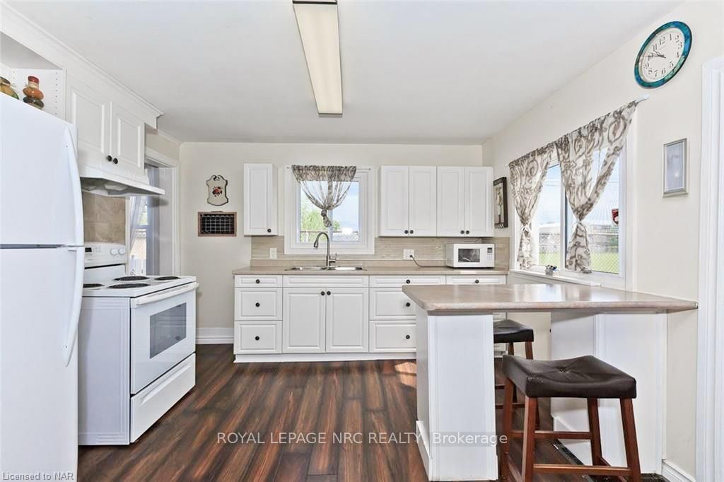144 Burgar Street Property Photo 4