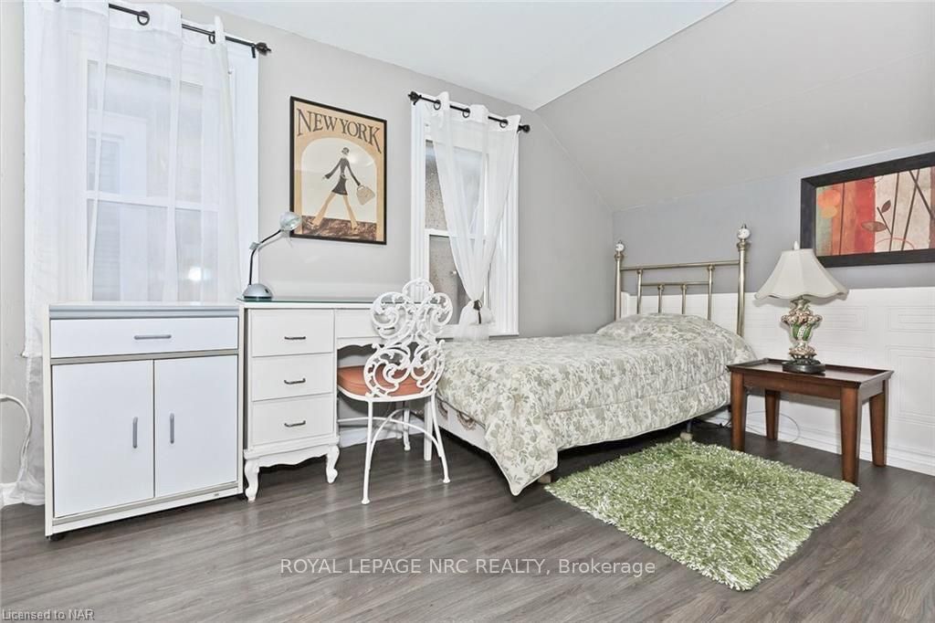 144 Burgar Street Property Photo 15