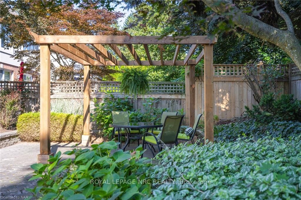 328 Niagara Boulevard Property Photo 37