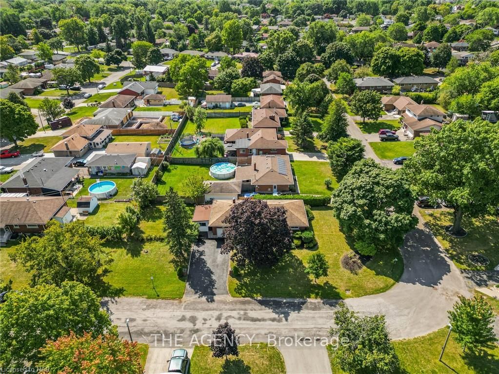 4 Tamarack Street Property Photo 28