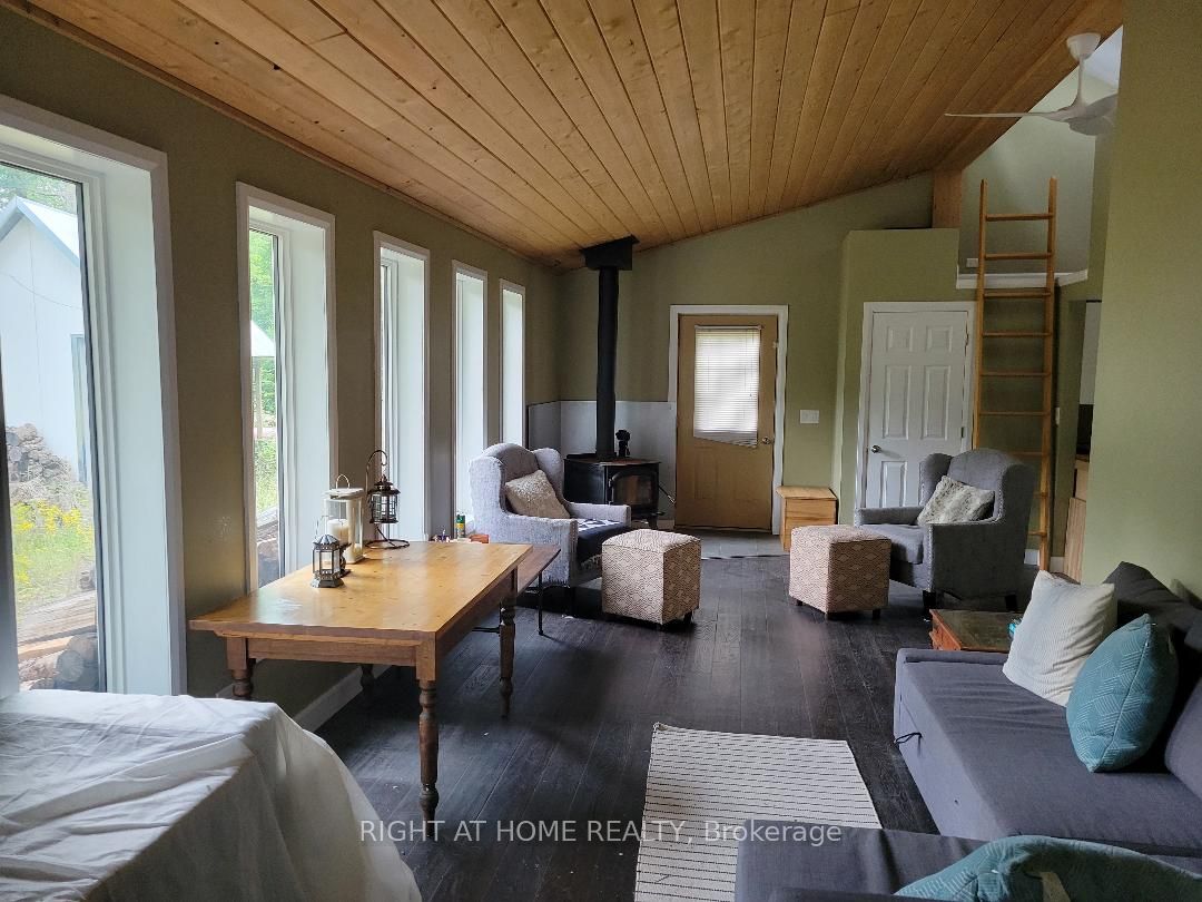 40 Pineview Court Property Photo 2