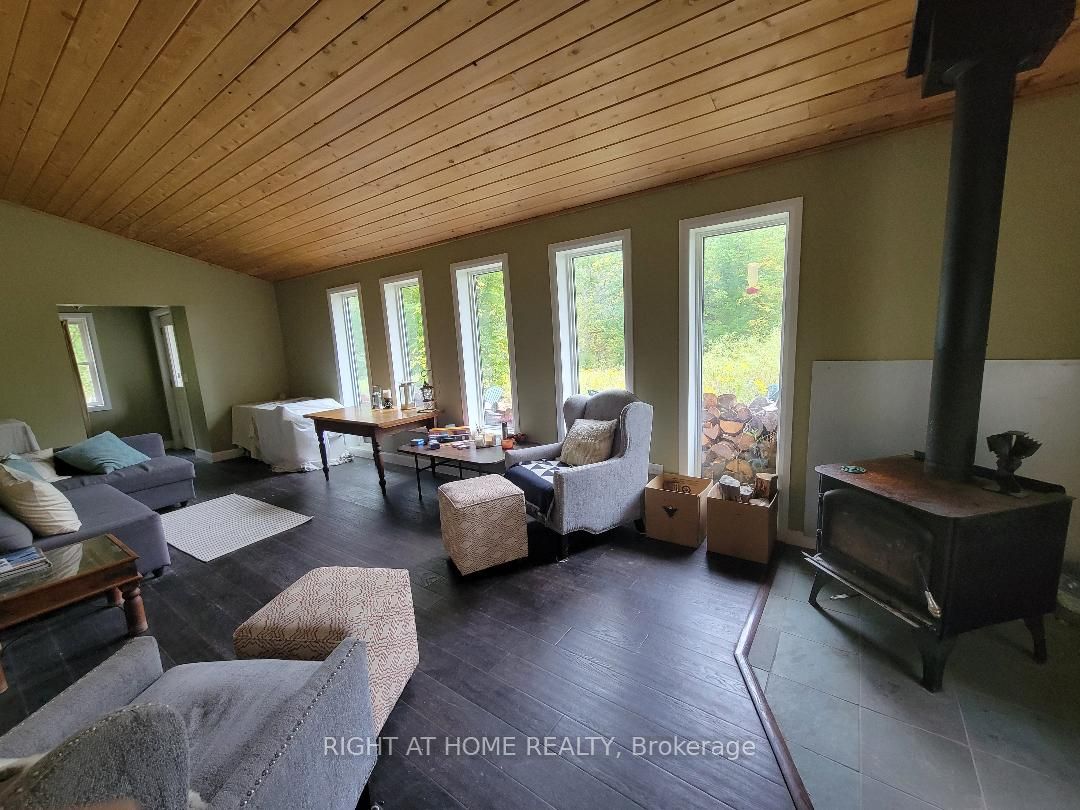 40 Pineview Court Property Photo 3