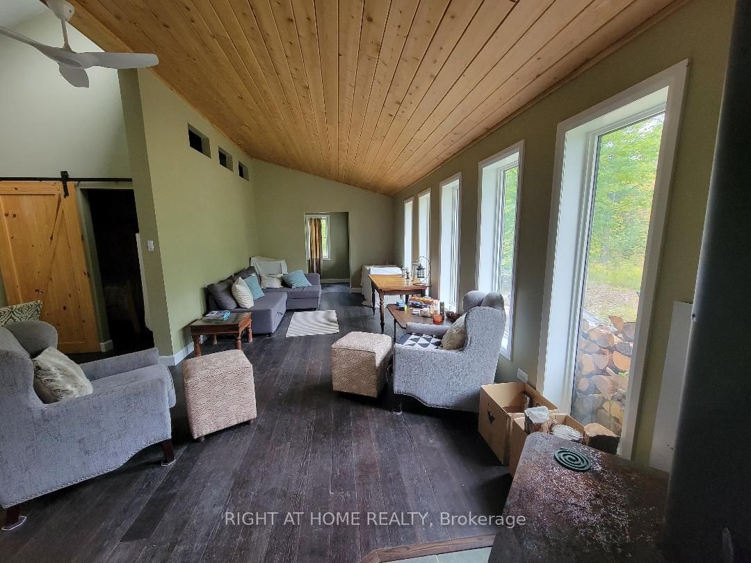 40 Pineview Court Property Photo 4