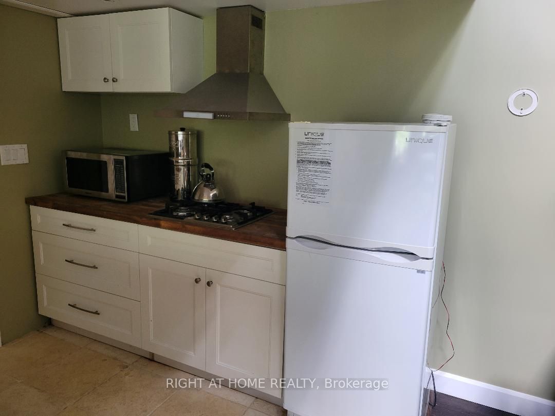 40 Pineview Court Property Photo 12