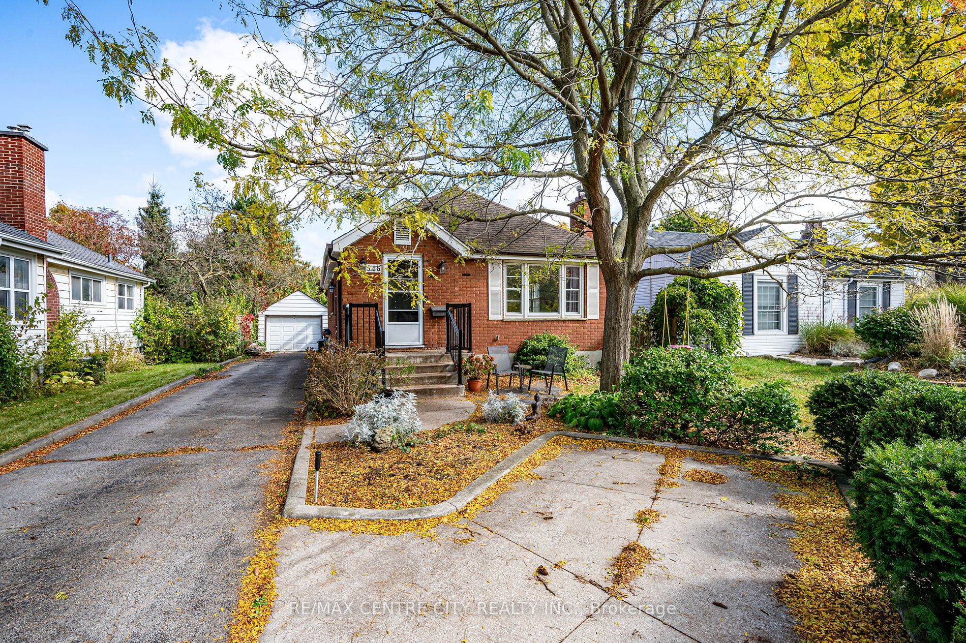 546 Hale St N Property Photo