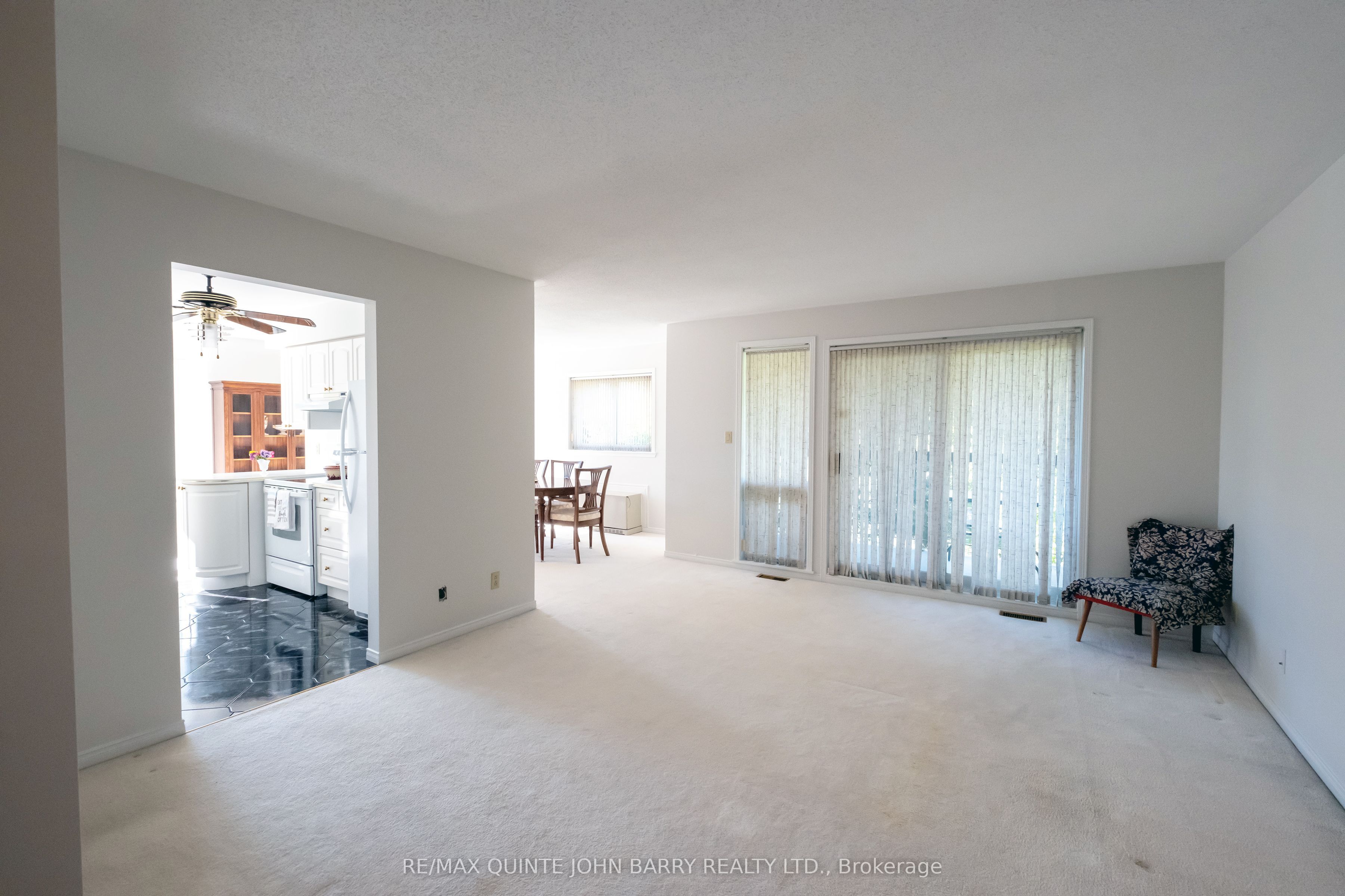 #218 - 52 Tripp Boulevard Property Photo 7