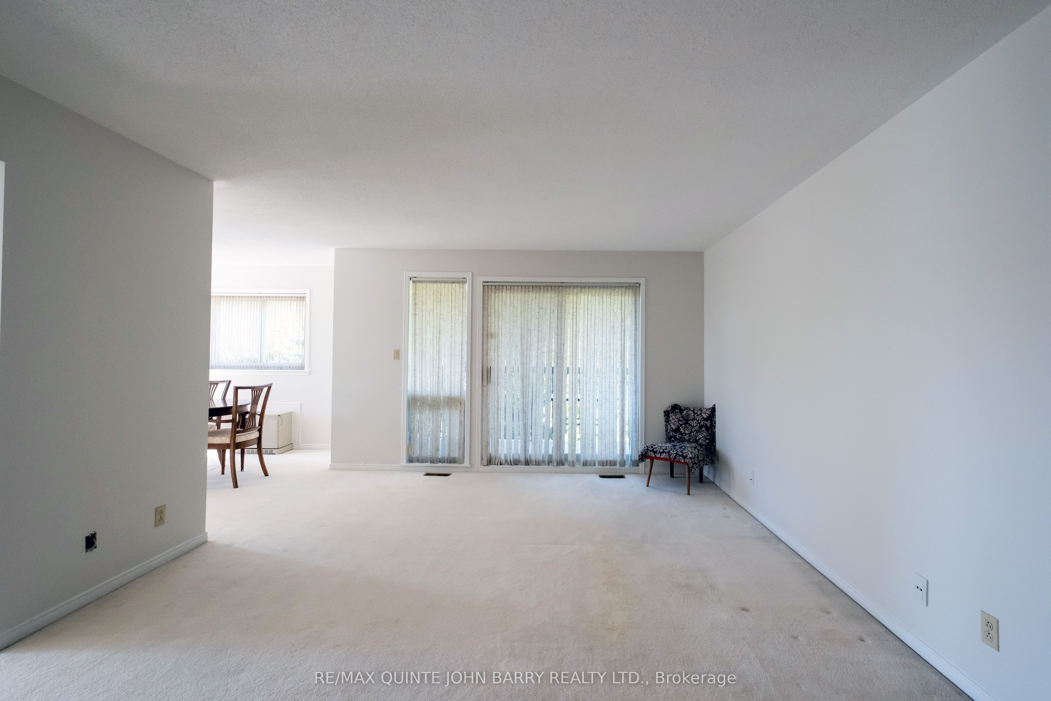 #218 - 52 Tripp Boulevard Property Photo 8