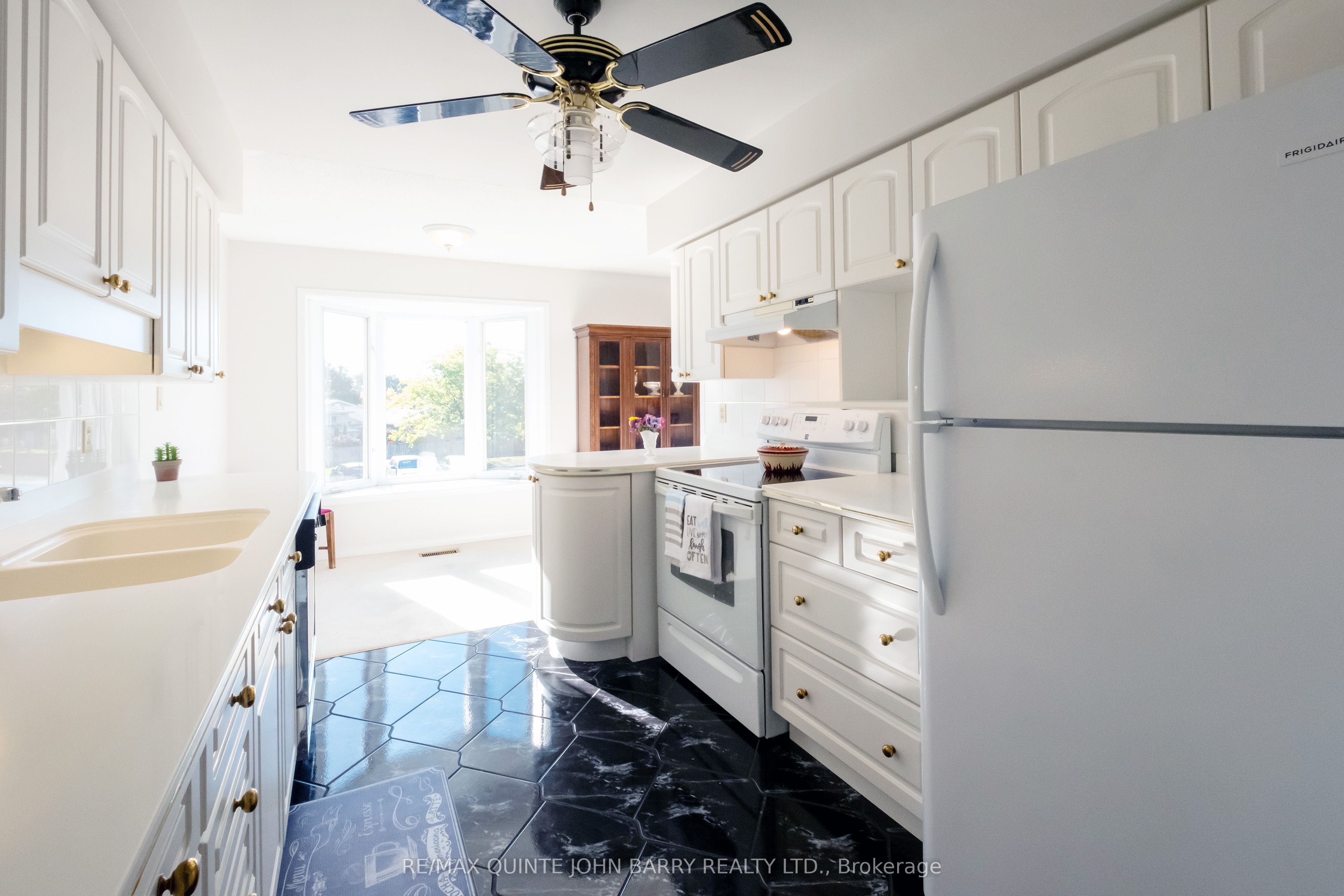 #218 - 52 Tripp Boulevard Property Photo 10