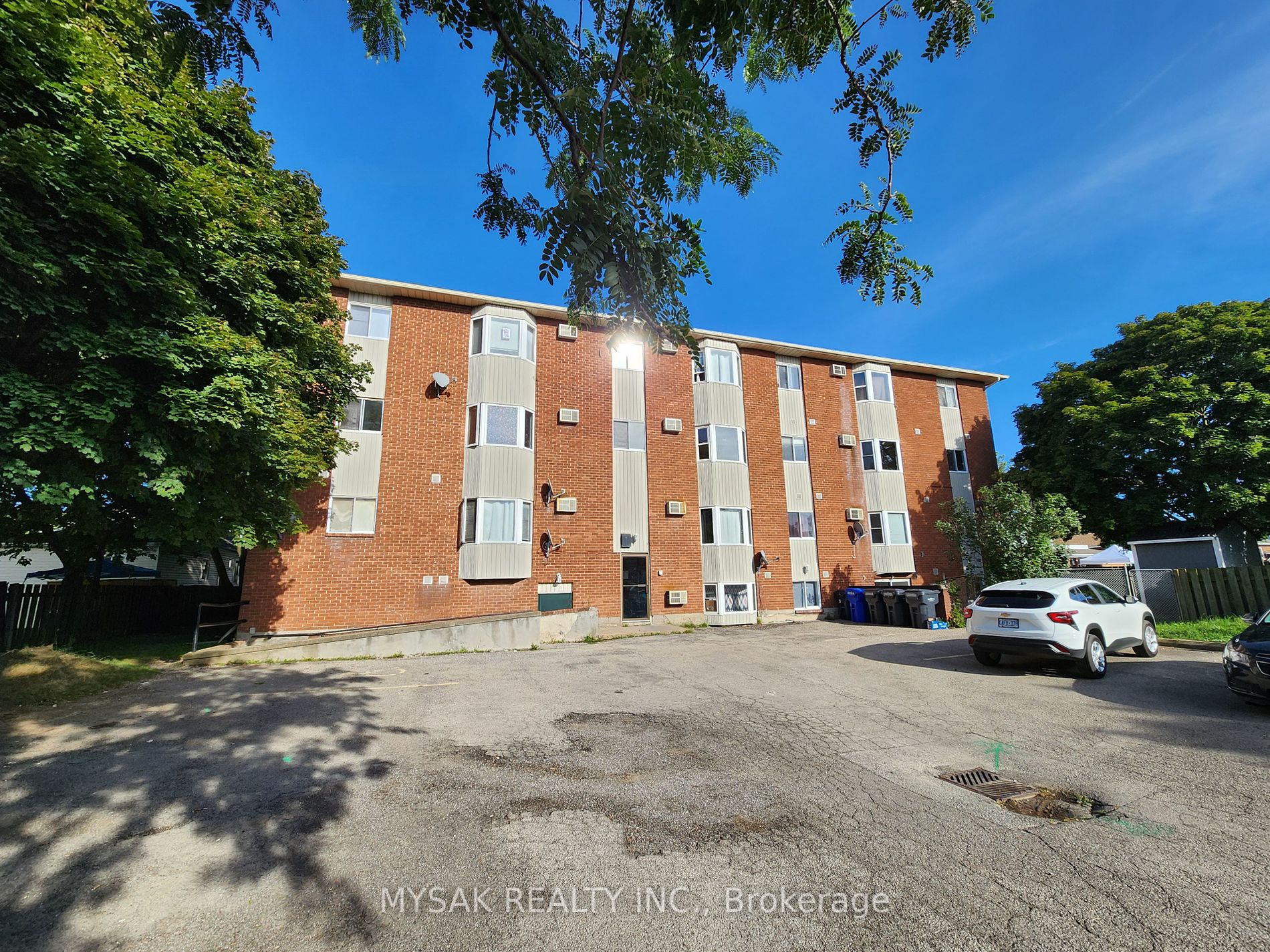 55 Mcalpine Ave S Property Photo 12