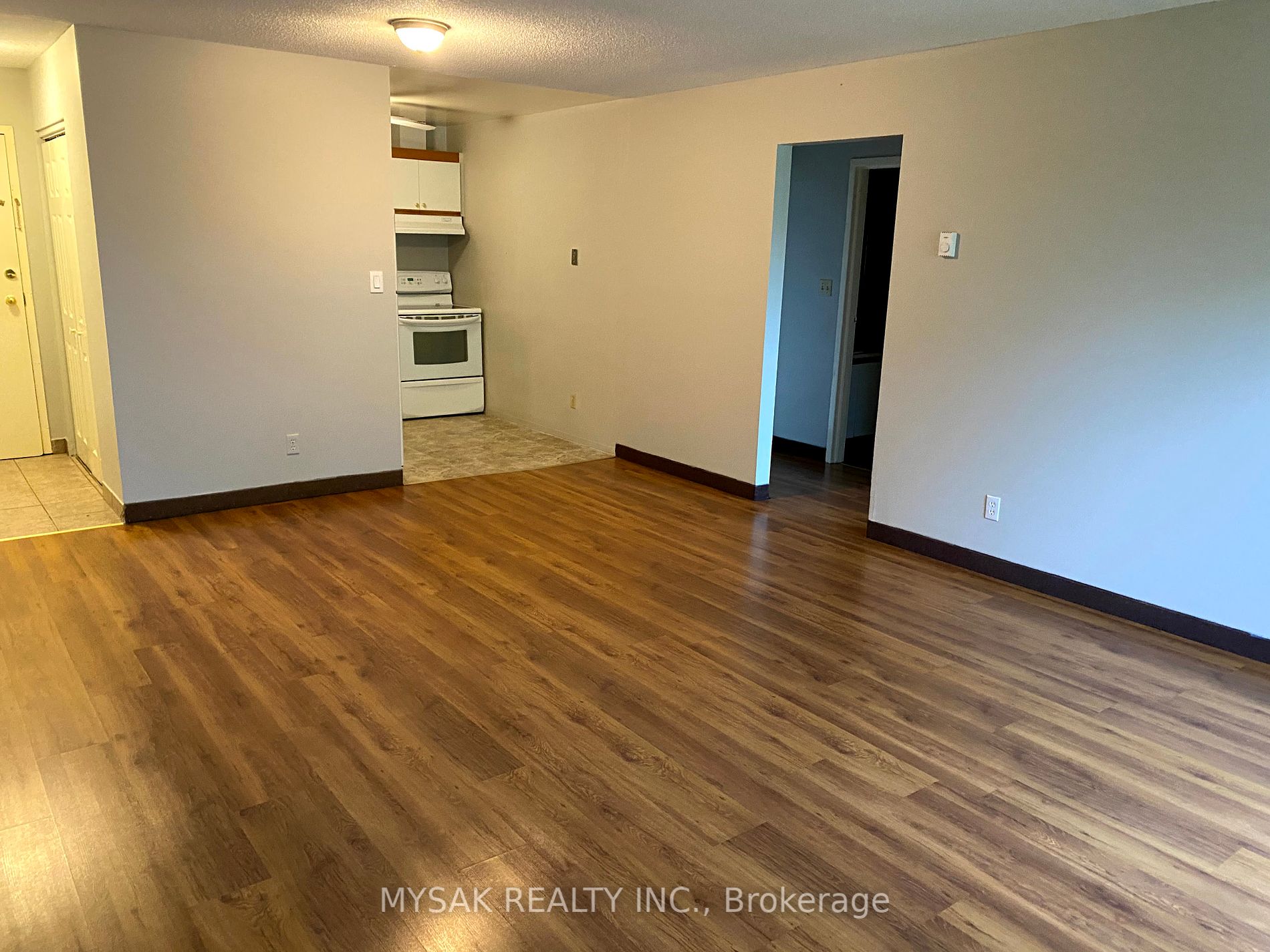 55 Mcalpine Ave S Property Photo 13
