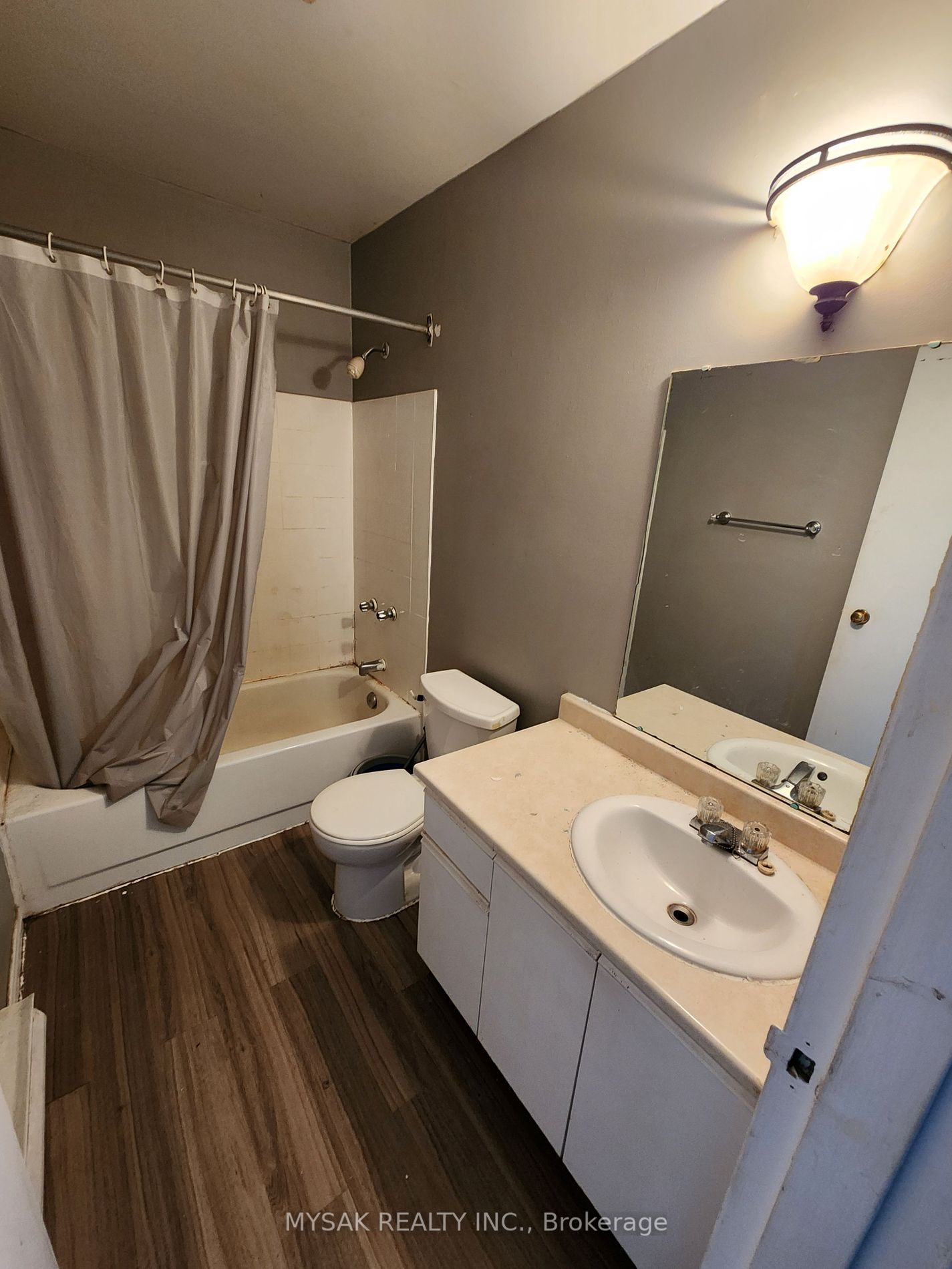 55 Mcalpine Ave S Property Photo 15