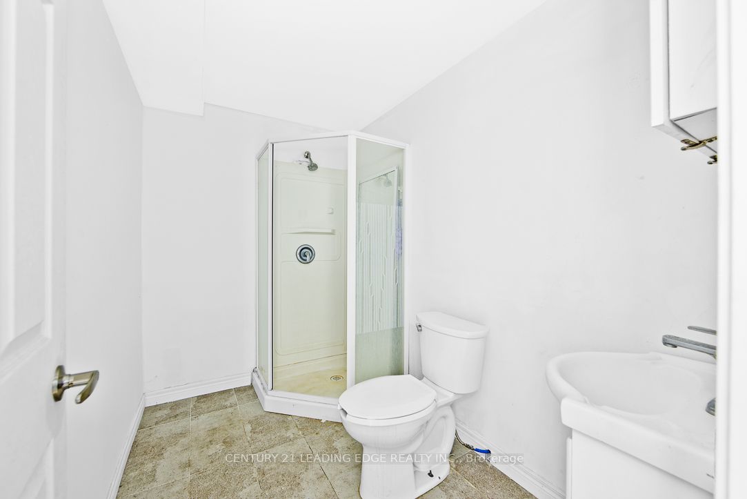 100 East Front St Property Photo 16