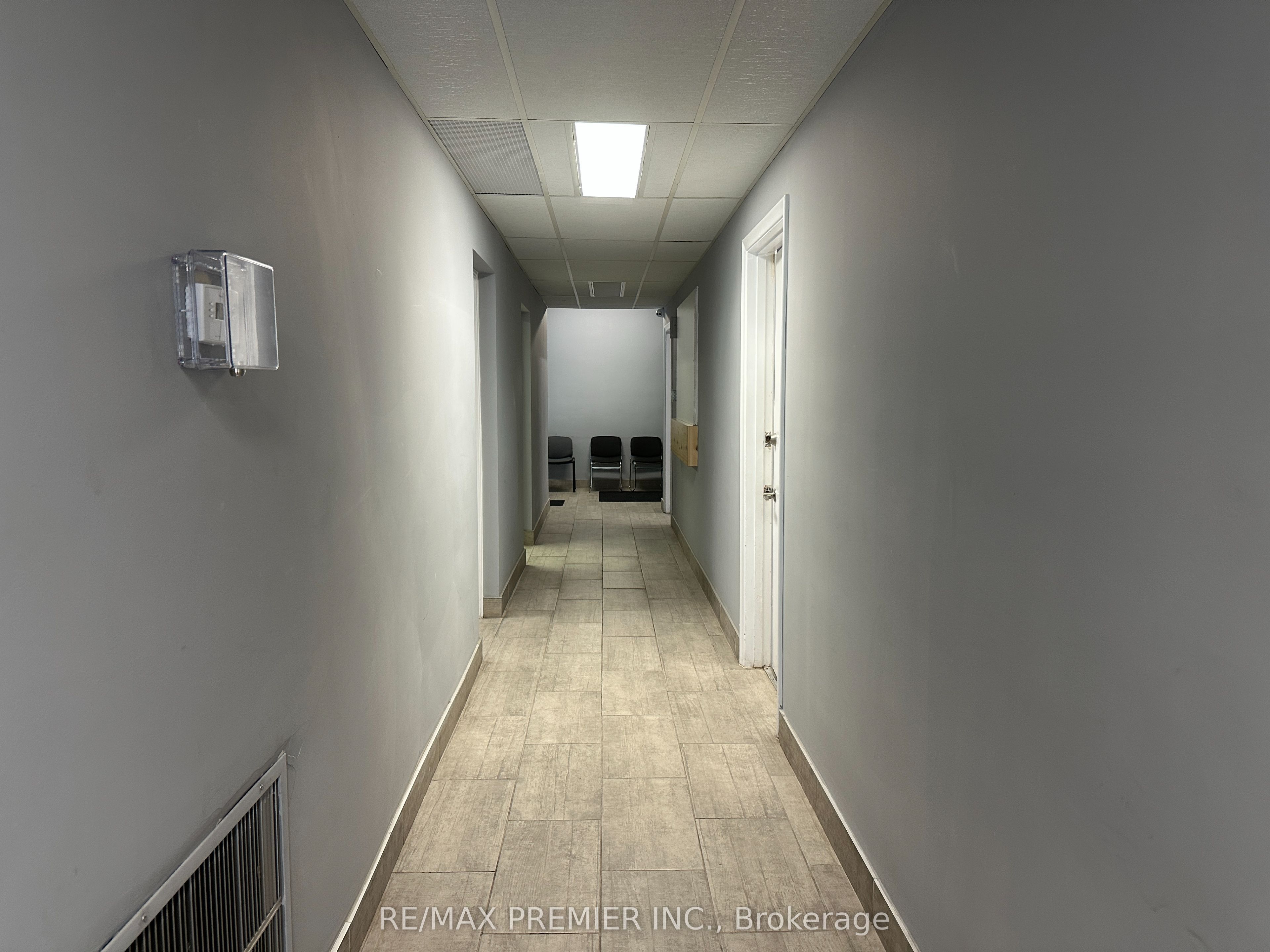 #m06 - 70 King Street Property Photo 3