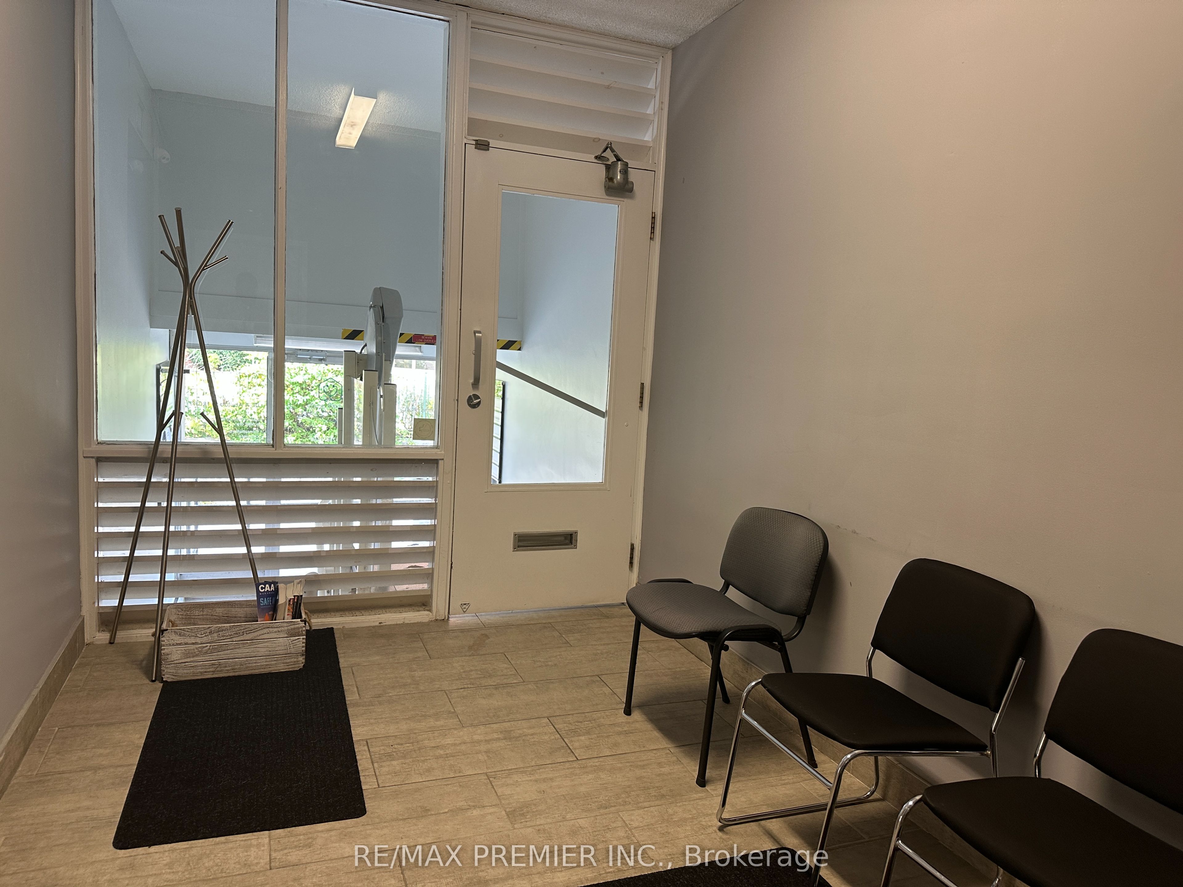 #m06 - 70 King Street Property Photo 9