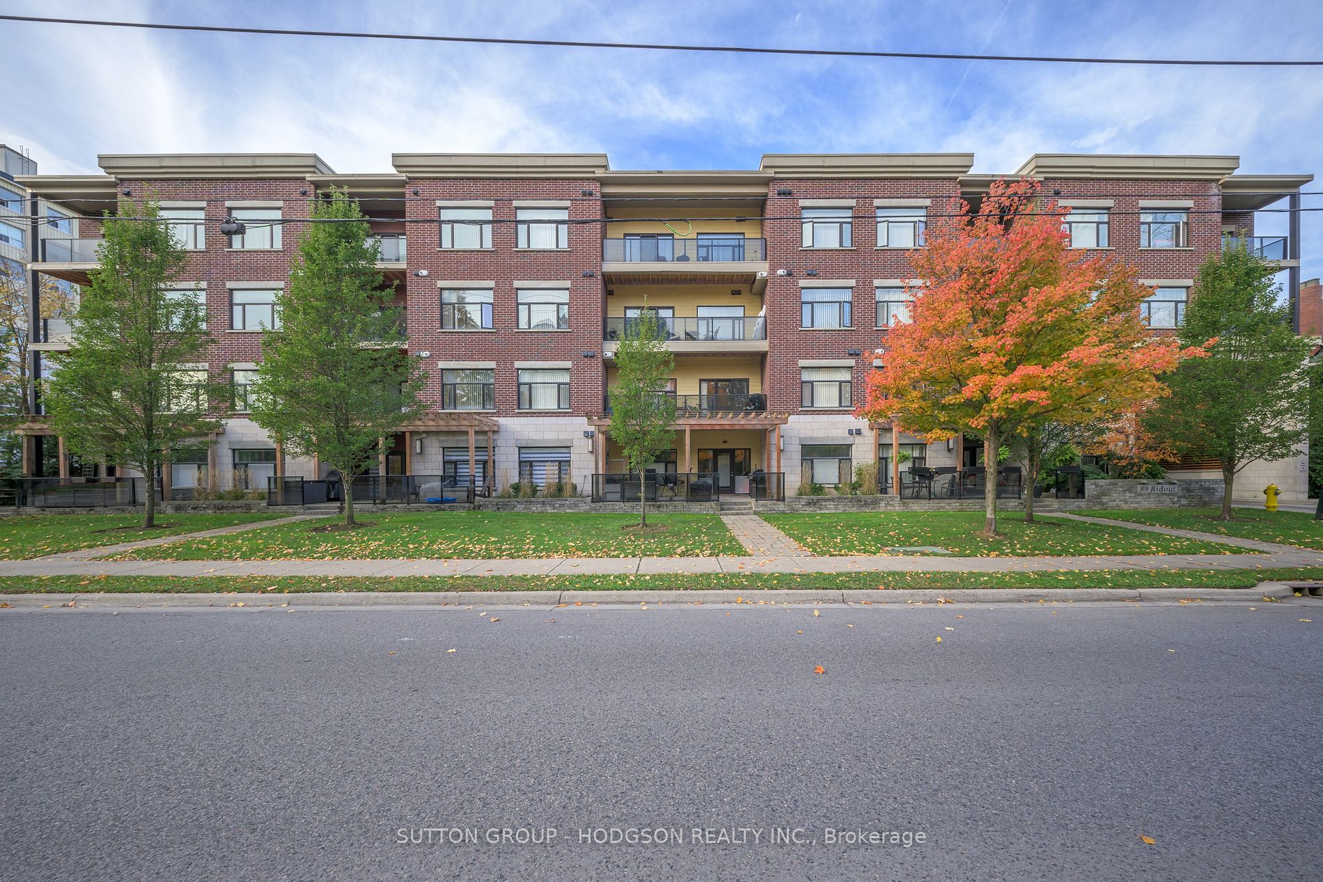 89 Ridout St S 40 Property Photo
