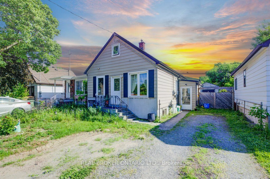 210 Grace Ave Property Photo 1