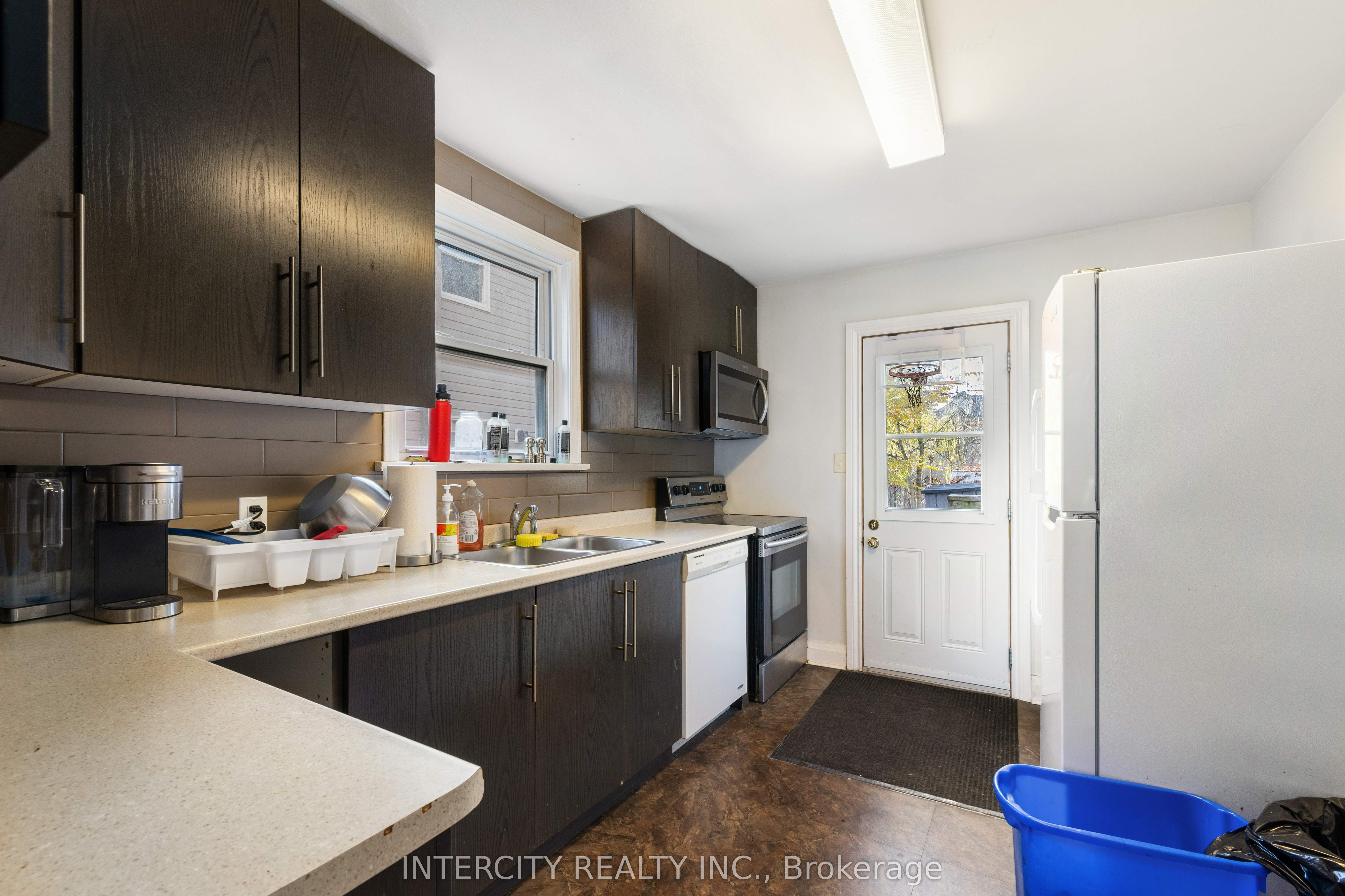 150 Nelson Street Property Photo 14
