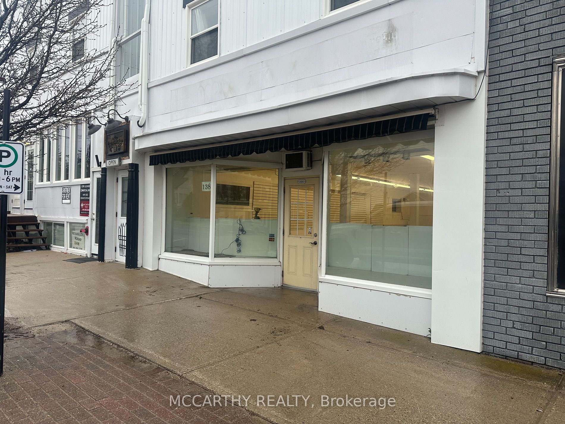 138 Main St W Property Photo 5