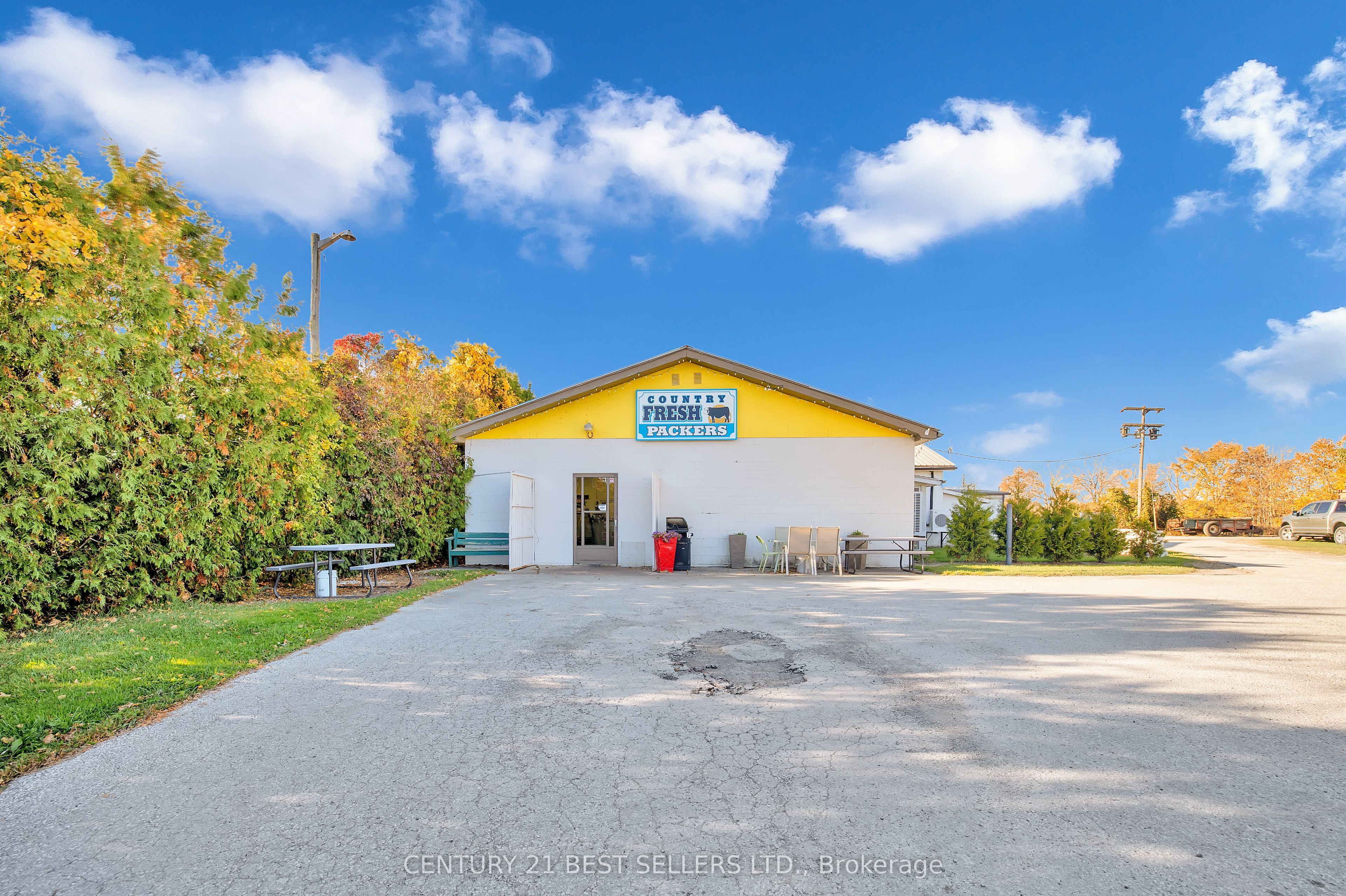 4049 Bonneau Line Property Photo 4