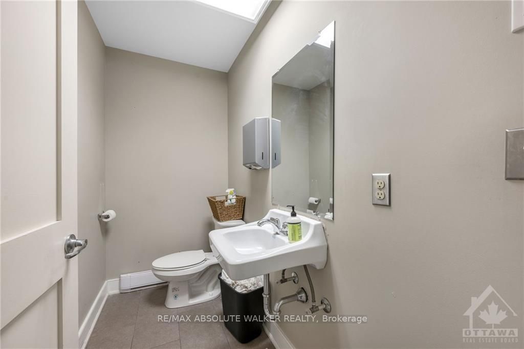 1934 St Joseph Boulevard Property Photo 10