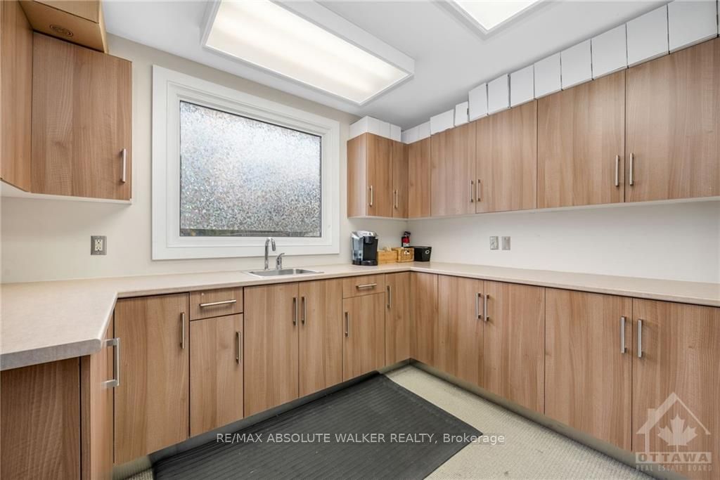 1934 St Joseph Boulevard Property Photo 11