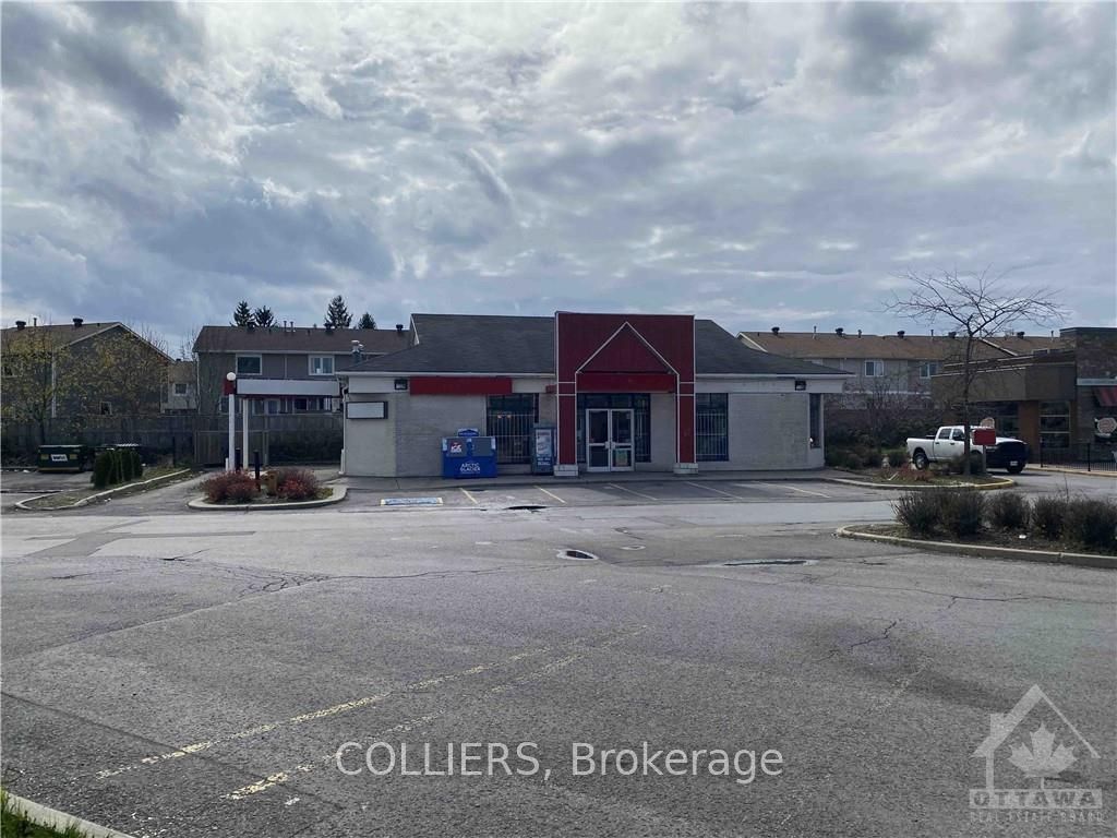 915 Watters Road Property Photo 2