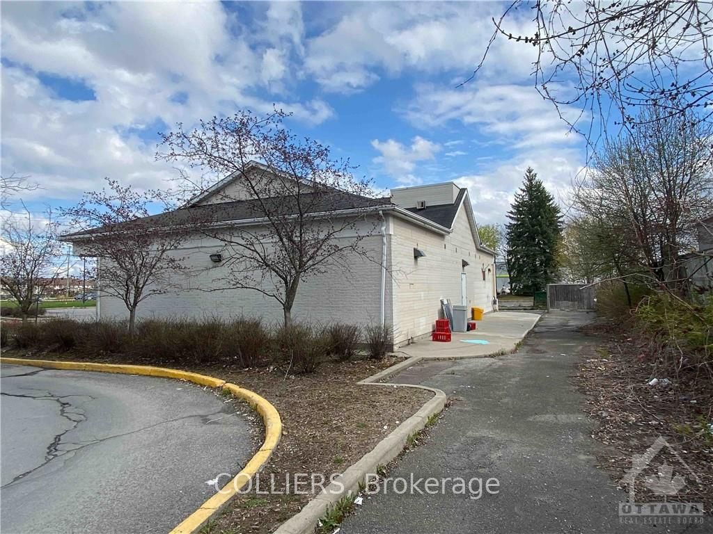 915 Watters Road Property Photo 8