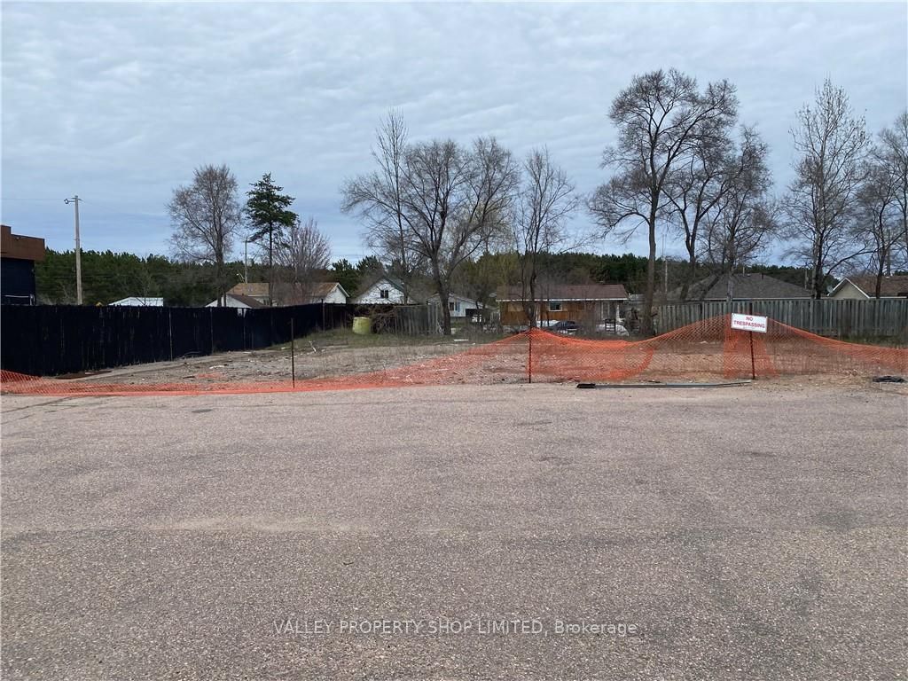 3197 Petawawa Boulevard Property Photo 3