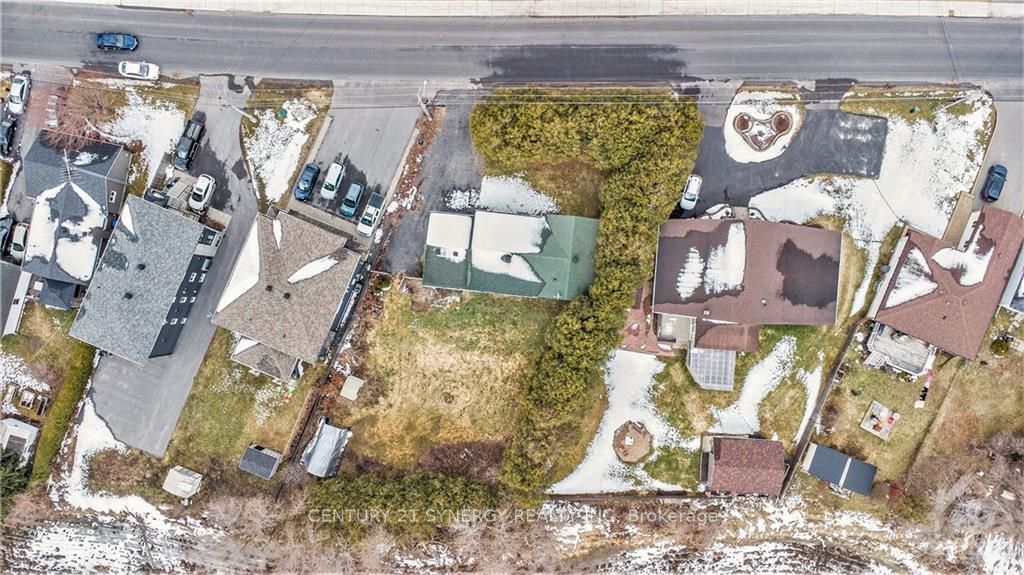 102 Laurier Street Property Photo 28