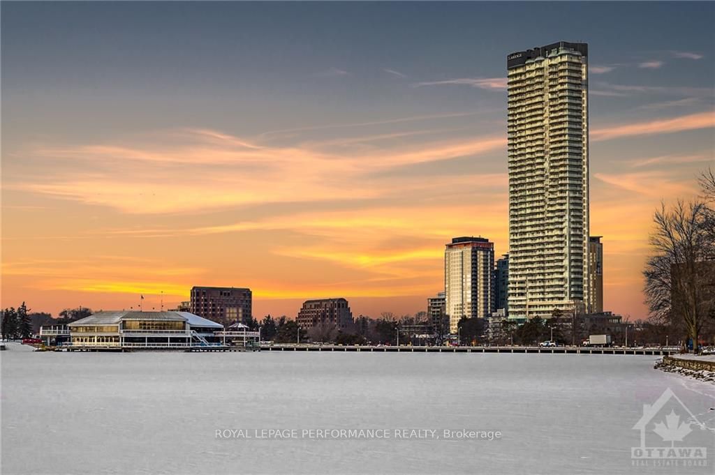 #4007 - 805 Carling Avenue Property Photo
