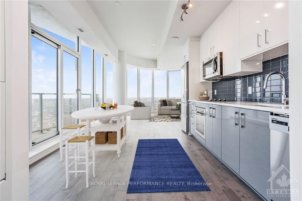 #4007 - 805 Carling Avenue Property Photo 4