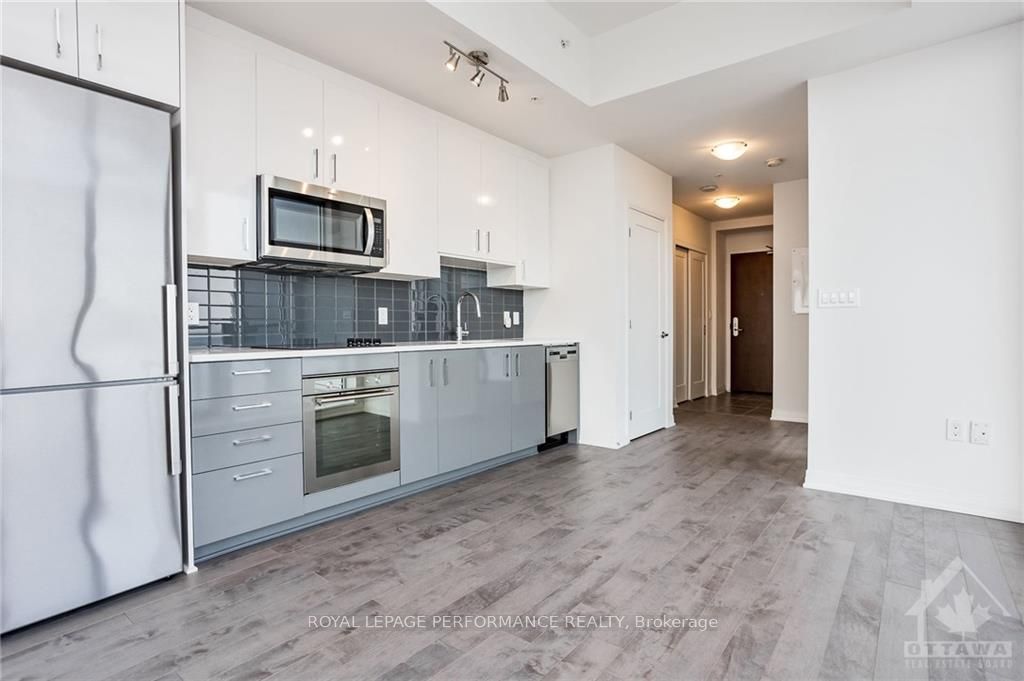 #4007 - 805 Carling Avenue Property Photo 5