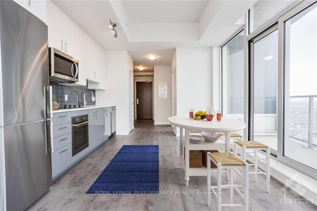 #4007 - 805 Carling Avenue Property Photo 6