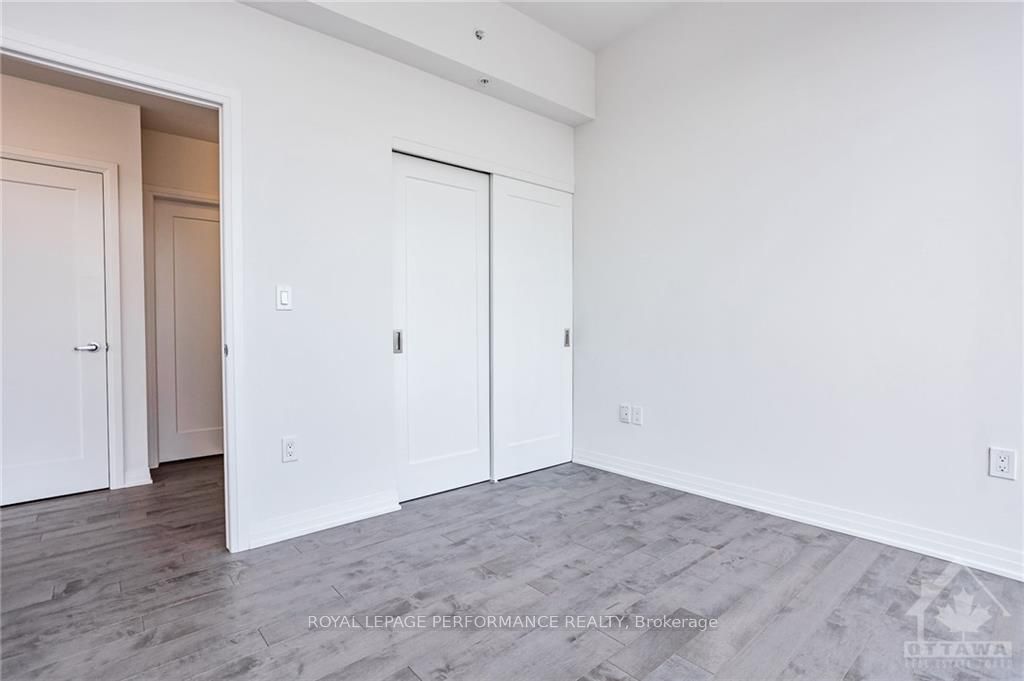 #4007 - 805 Carling Avenue Property Photo 11