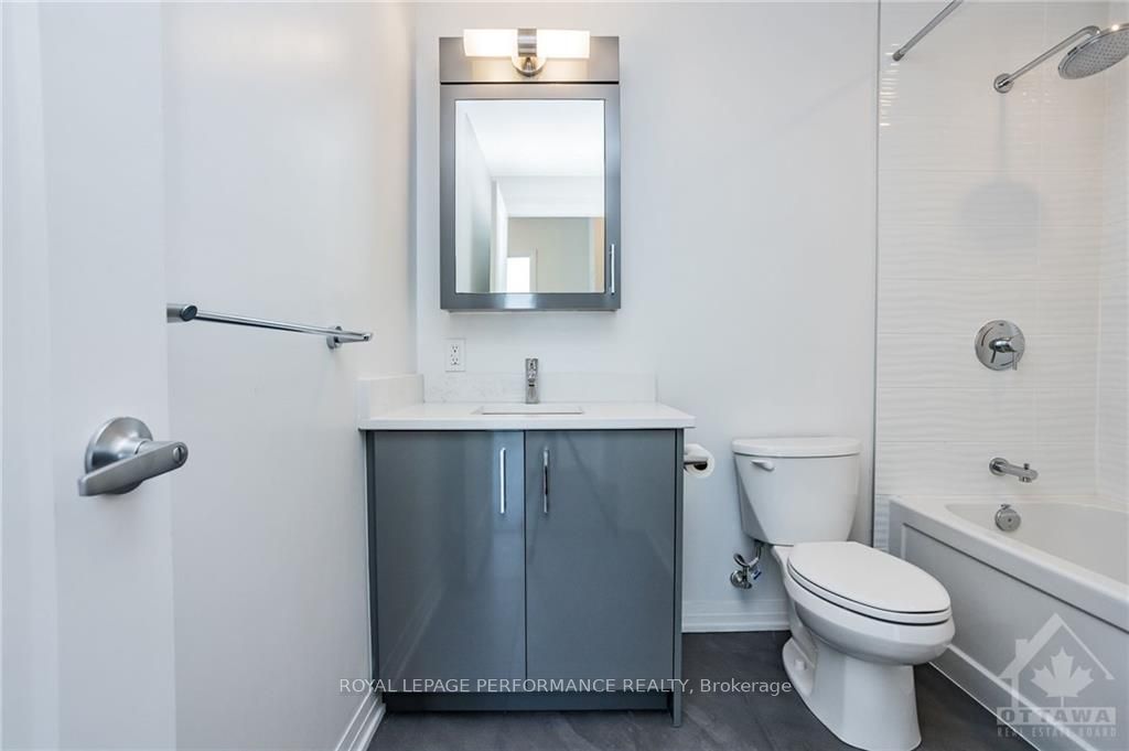 #4007 - 805 Carling Avenue Property Photo 12