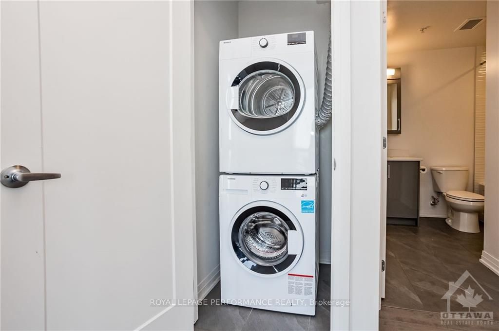 #4007 - 805 Carling Avenue Property Photo 14