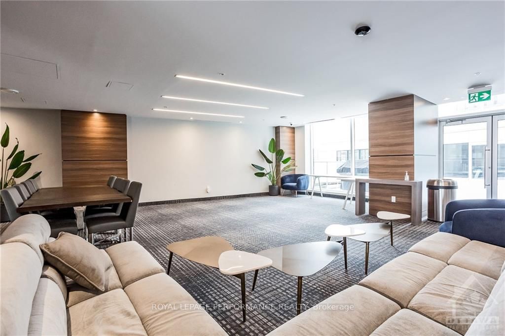 #4007 - 805 Carling Avenue Property Photo 23