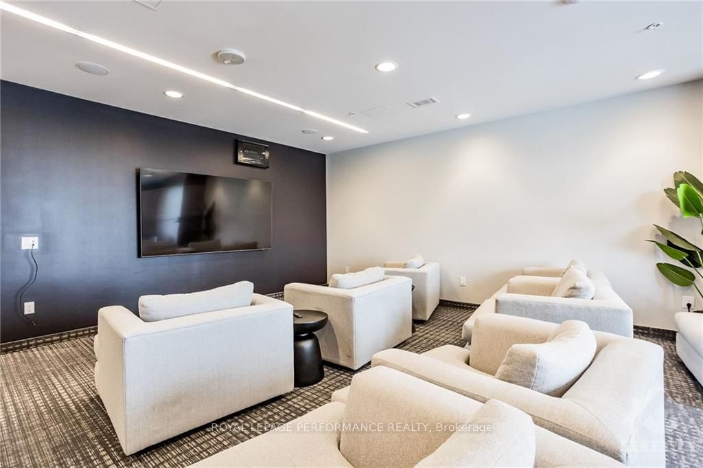 #4007 - 805 Carling Avenue Property Photo 24