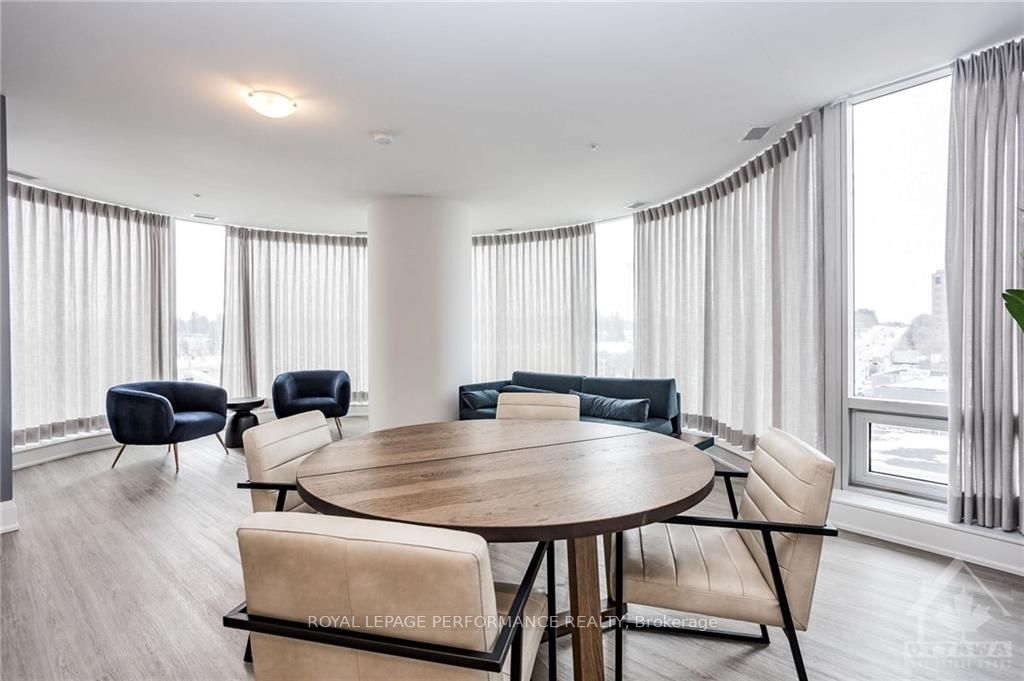 #4007 - 805 Carling Avenue Property Photo 27