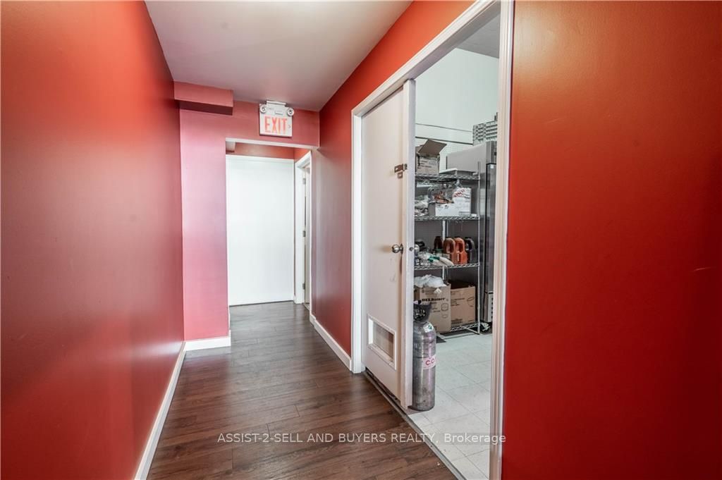 23 Thorold Lane Property Photo 5