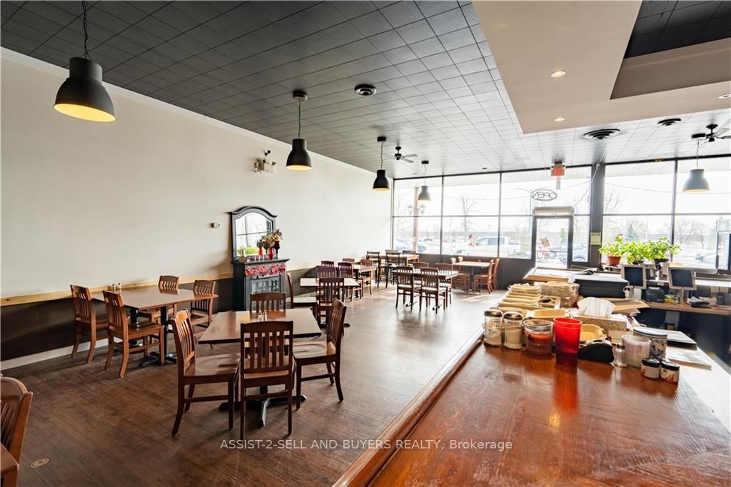 23 Thorold Lane Property Photo 14