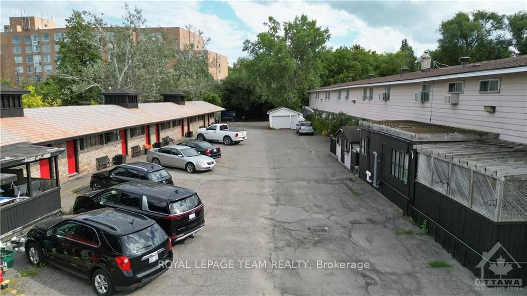 2044 Robertson Rd Property Photo 4