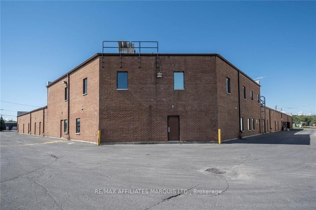 841 Sydney Street Property Photo 8