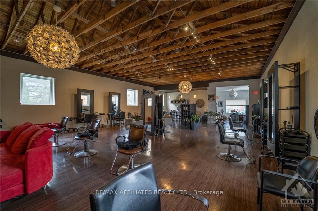 4 Schofield Ave Property Photo 7
