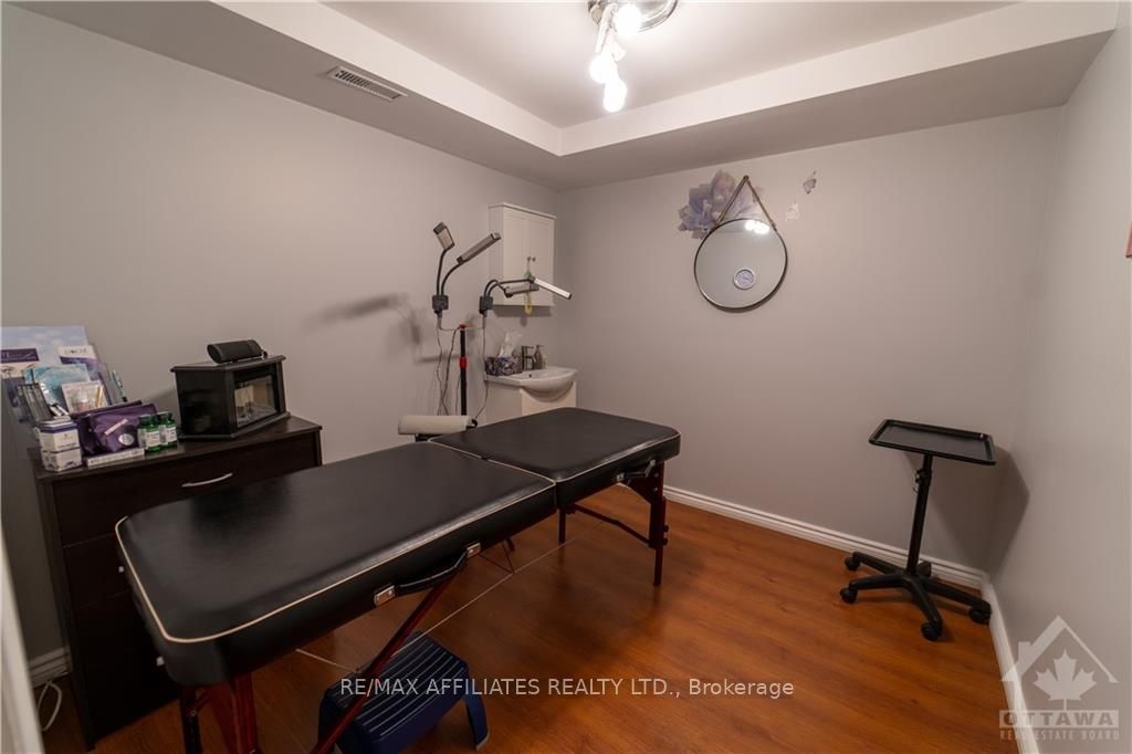 4 Schofield Ave Property Photo 11