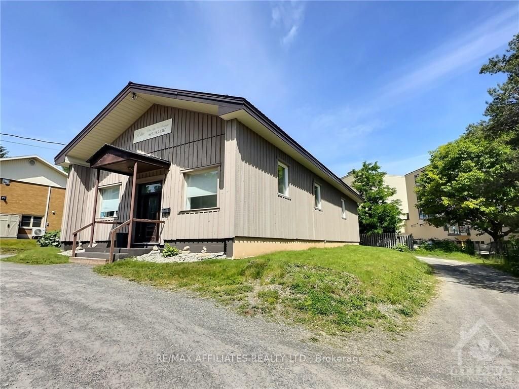 4 Schofield Ave Property Photo 12