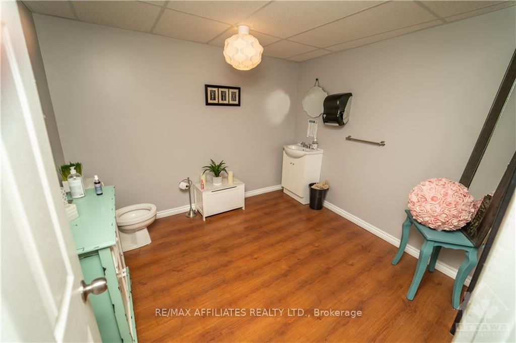 4 Schofield Ave Property Photo 14