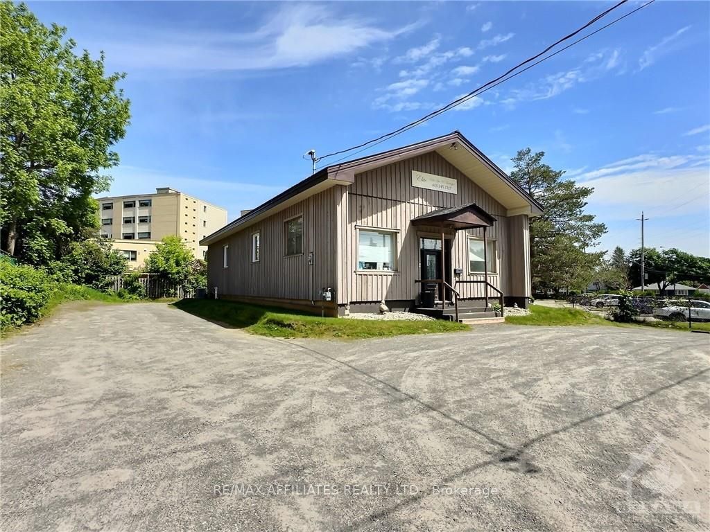 4 Schofield Ave Property Photo 18