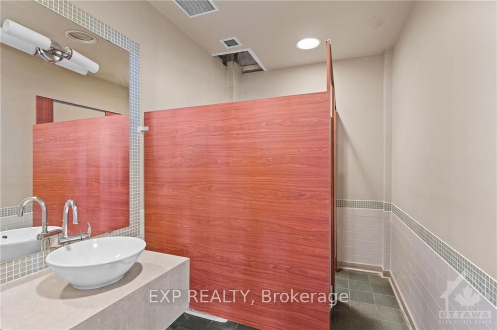 #300 - 45 Rideau Street Property Photo 14